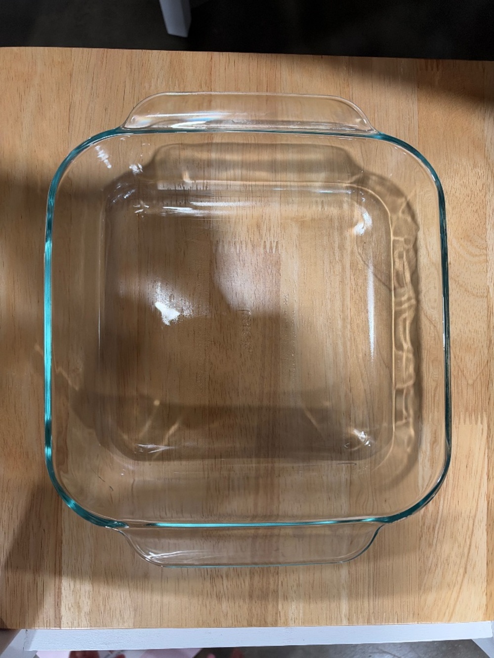 Pyrex 8inx8in baking dish